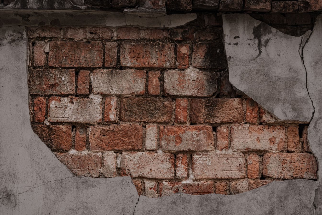 Feuchtigkeitsschaden an einer Betonwand